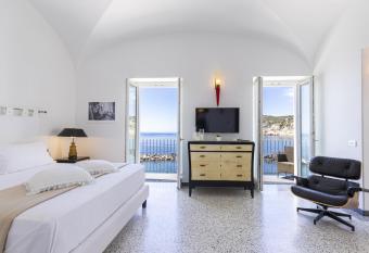 Roccobarocco Boutique Hotel allows 18 year olds to book a room