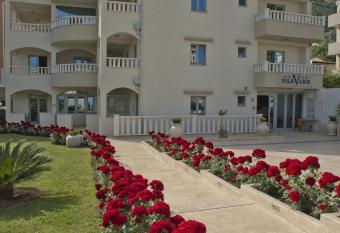 Vila V Lux Apartments has Balcony rooms