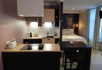 PortaNova 21 has Balcony rooms