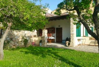 ELBA Casa Mare Natura allows 18 year olds to book a room