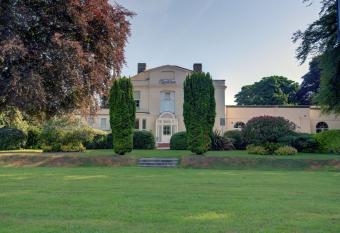 Best Western The Royal Chase Hotel allows 18 year olds to book a room