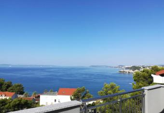 Apartments Jure Miljak has Balcony rooms