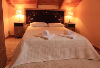 Patriko has Balcony rooms