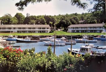 Auberge on the Cove has Balcony rooms