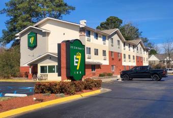 Economy 7 Inn Chesapeake - Portsmouth has Smoking rooms