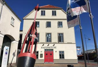 Seemannsheim Hostel Flensburg allows 18 year olds to book a room