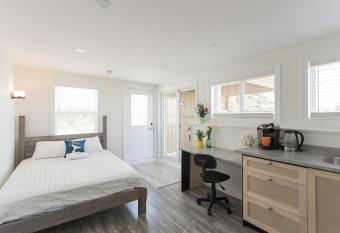 Whale House Guest House allows 18 year olds to book a room