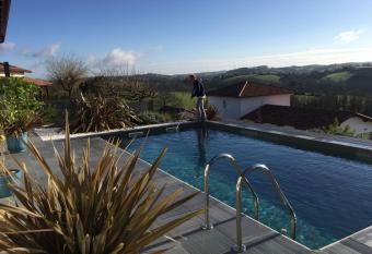 Ama Lur allows 18 year olds to book a room