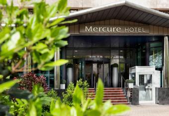 Mercure Bristol Holland House allows 18 year olds to book a room