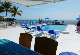 Pines & Palms Resort has Balcony rooms