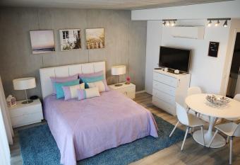 Family Studio Aveiro has Balcony rooms