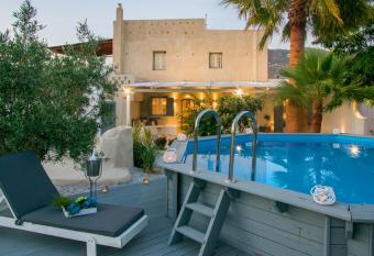 Archetypo Villas and Suites allows 18 year olds to book a room