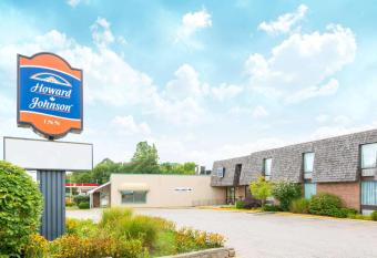 Howard Johnson by Wyndham Tillsonburg allows 18 year olds to book a room