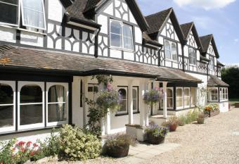 South Lawn Hotel allows 18 year olds to book a room