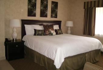 Rosedale Inn has rooms with a private hot tub