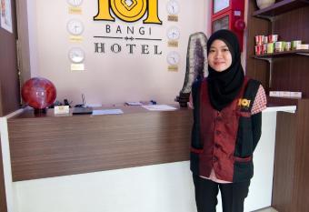 101 Hotel Bangi allows 18 year olds to book a room