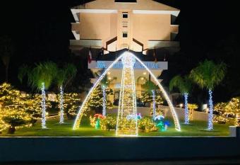 Hotel Capital has Balcony rooms
