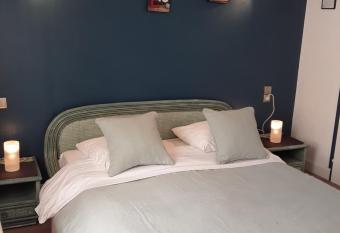 H  tel du Midi allows 18 year olds to book a room