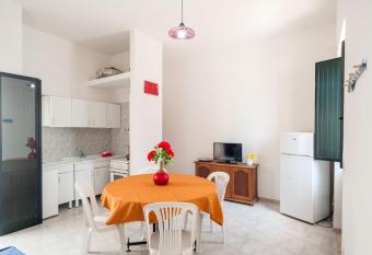 Villa Tetta sul mare has Balcony rooms