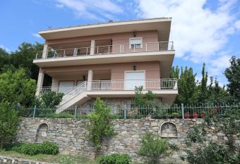 Angela House has Smoking/Balcony rooms