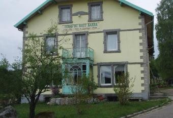 Ferme du Haut Barba allows 18 year olds to book a room