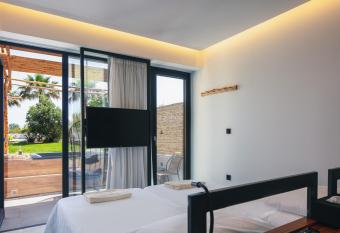 La Mer Resort & Spa - Adults Only allows 18 year olds to book a room