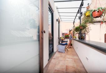 Palazzo delle Grazie allows 18 year olds to book a room