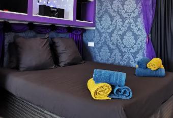 Port Nature Village Naturiste allows 18 year olds to book a room