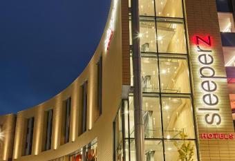 Sleeperz Hotel Dundee allows 18 year olds to book a room