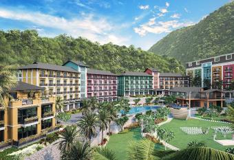 Cat Ba Island Resort & Spa has Balcony rooms