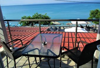 Horizon has Balcony rooms