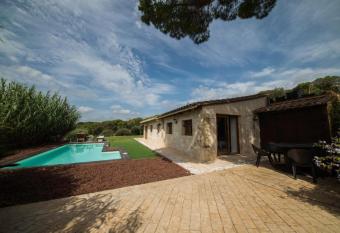 The calm house has Balcony rooms