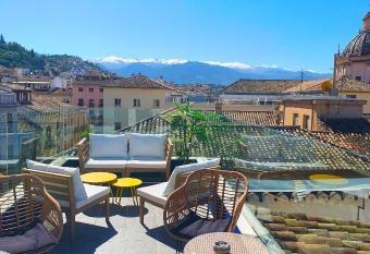 Casual Ilbira Granada allows 18 year olds to book a room