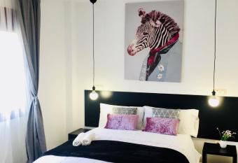 A&Z JAVIER CABRINI allows 18 year olds to book a room