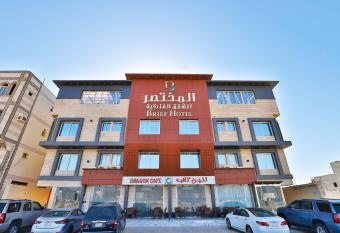 Brief Hotel allows 18 year olds to book a room