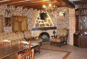 Casa Rural El Palatino has Balcony rooms