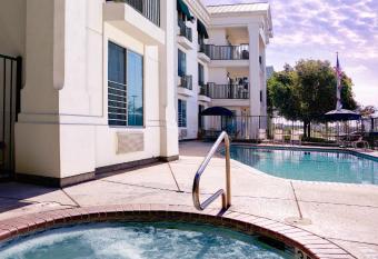 Sequoia Inn allows 18 year olds to book a room