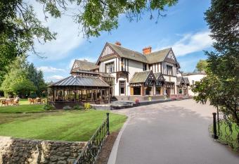 Leonardo Boutique Huntingtower Perth allows 18 year olds to book a room