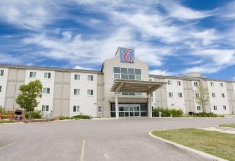 Motel 6-Brandon, MB allows 18 year olds to book a room