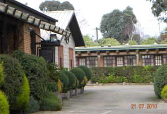 Mahogany Park allows 18 year olds to book a room