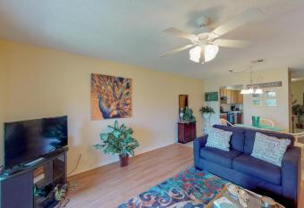 Beachwalk Condos #14F has Balcony rooms