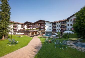 Hotel Kroneck has Balcony rooms