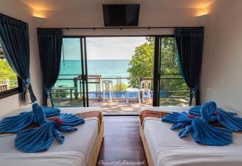 Sangthian Beach Resort has Balcony rooms