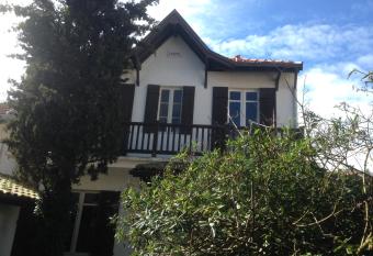 Villa des T allows 18 year olds to book a room