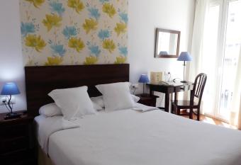 Hostal La Andaluza allows 18 year olds to book a room