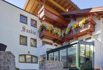 Haus Saskia has Balcony rooms