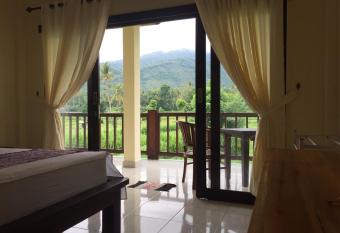 Tanaya Homestay has Balcony rooms