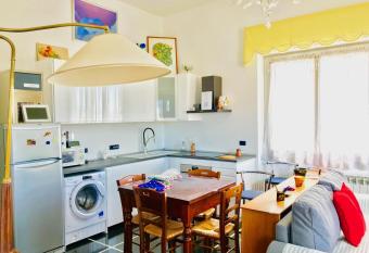 Appartamenti Skipper Genova allows 18 year olds to book a room