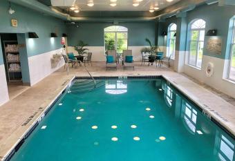 Country Inn & Suites by Radisson, Harrisburg West allows 18 year olds to book a room