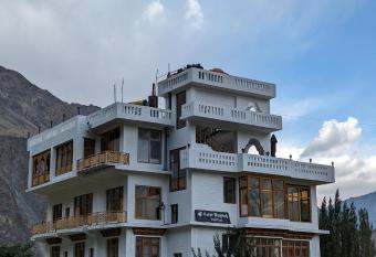 Hotel Duktuk has Balcony rooms